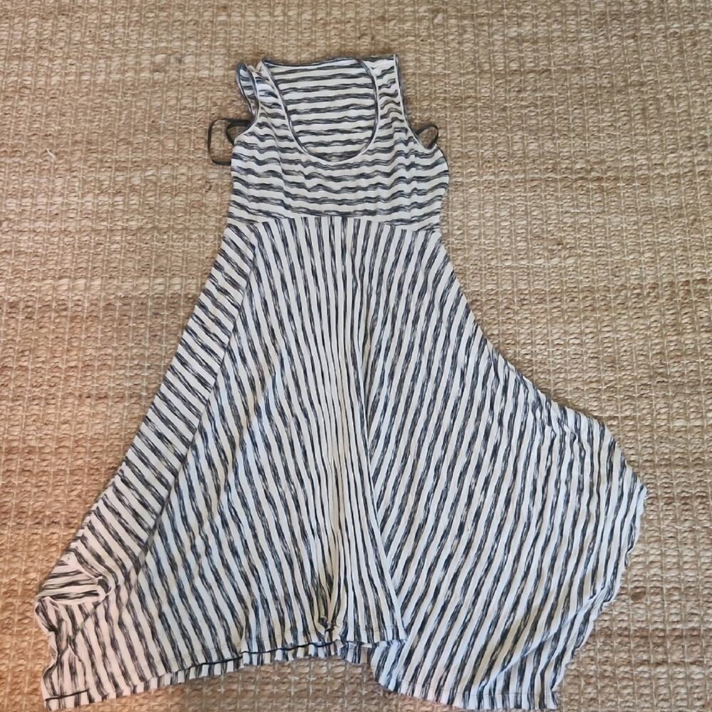 Calvin Klein White and Black Empire Waist Whimsical Sleeveless Casual Small Dres